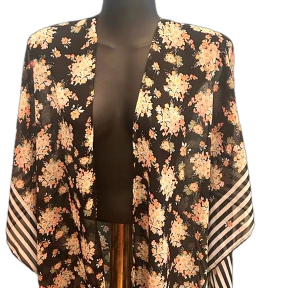 NWOT Time and Tru One size fits most floral striped kimono - Picture 6 of 11